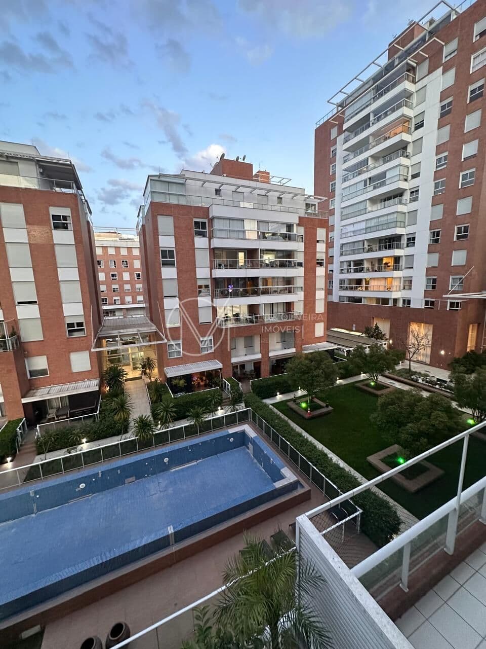 Apartamento Mobiliado 82m² | 2 Dormitórios (1 Suíte) à venda no Passeio Pedra Branca