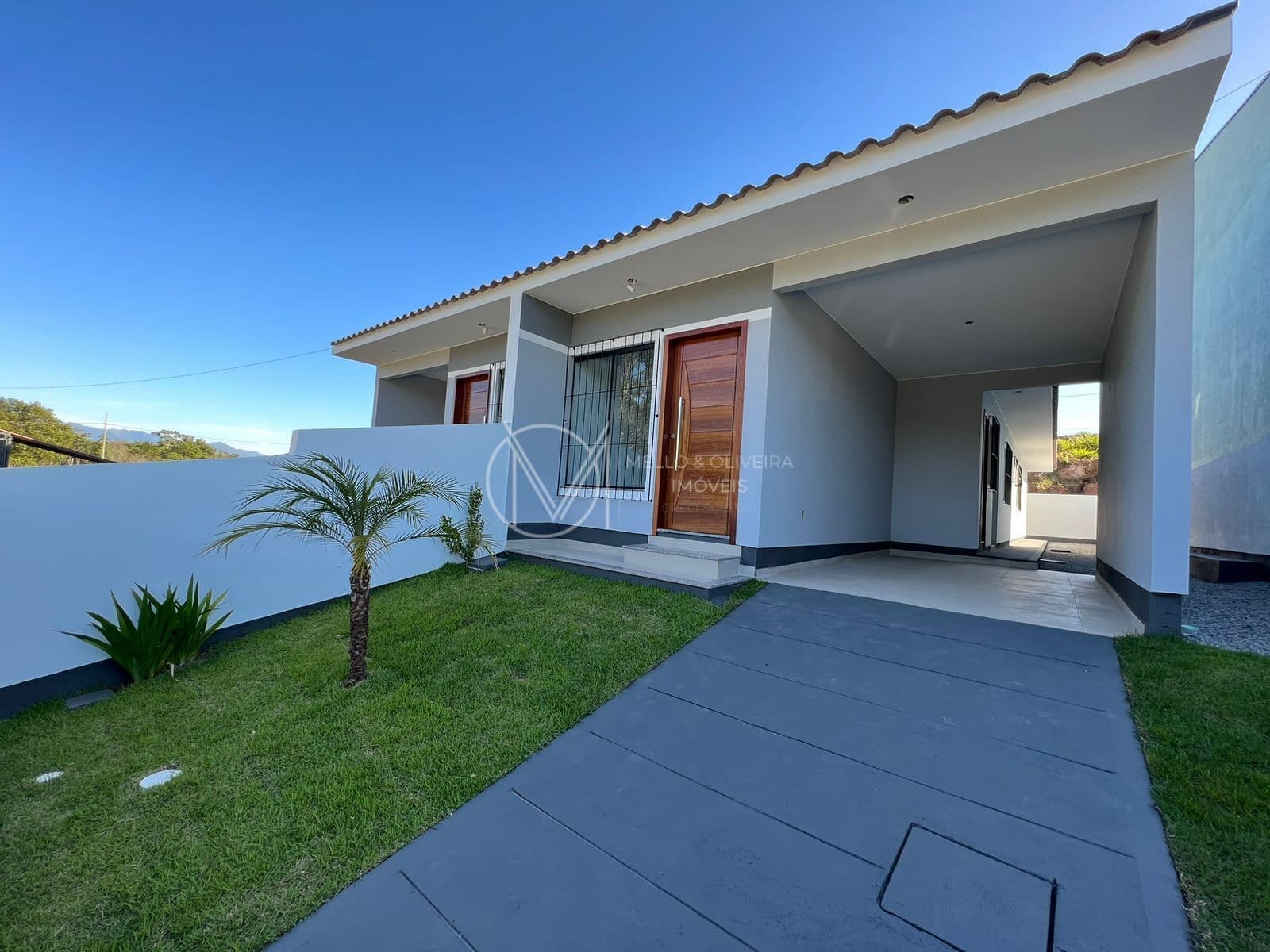 Casa Geminada 3 Dormitórios, sendo 1 Suíte - Lot. Manoel de Melo