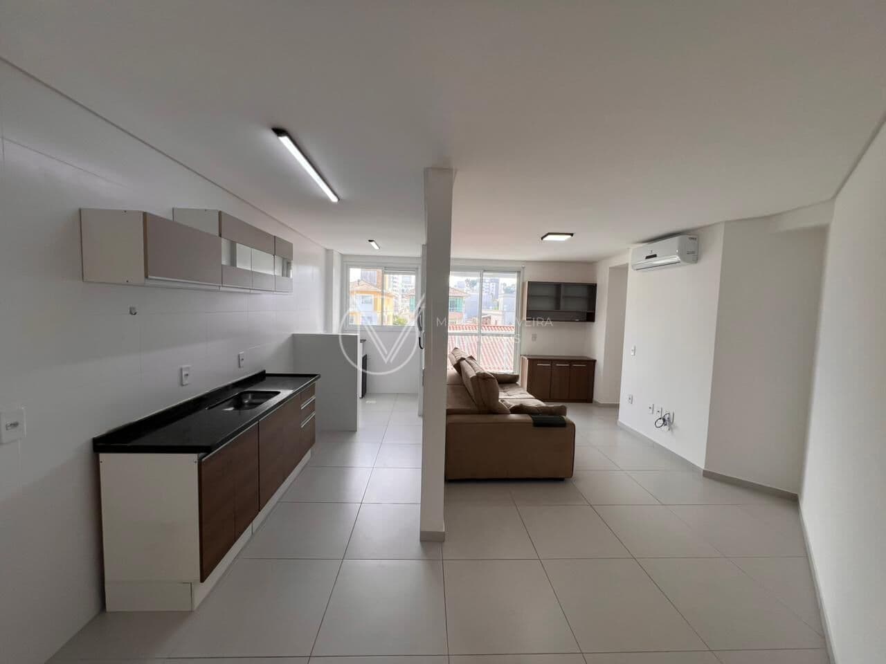 Apartamento 67m² | Sacada com Churrasqueira | 2 Dormitórios | Banheiro social + Lavabo | a 350m do Bistek