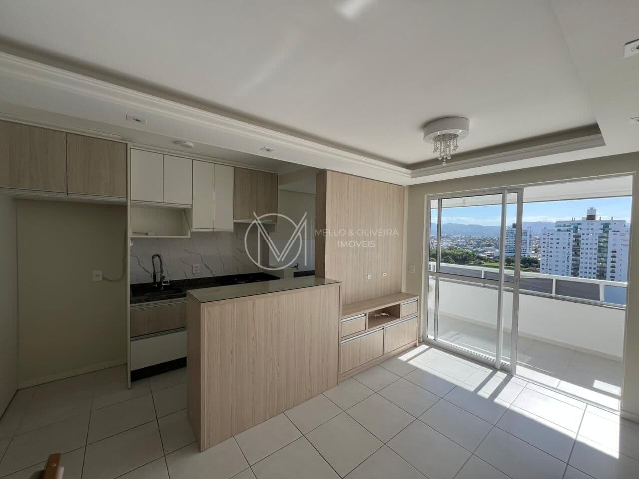 Apartamento Semimobiliado | Andar Alto | 3 Dorms (1 Suíte) | Res. Taranto | Vista para Pedra Branca
