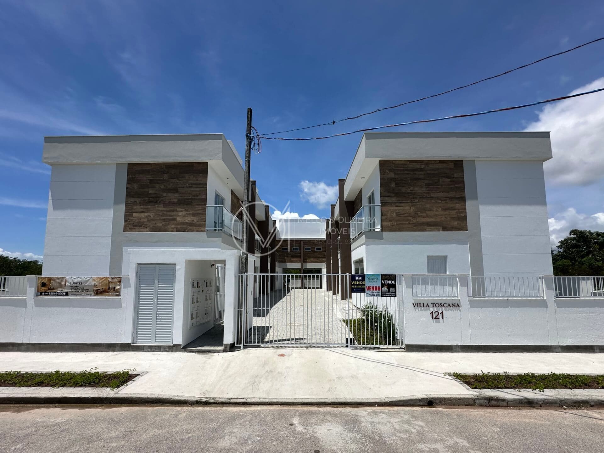 Villa Toscana Residence | 2 Suítes, sendo uma Master com Varanda + Home Office | Sobrados em Condomínio Fechado