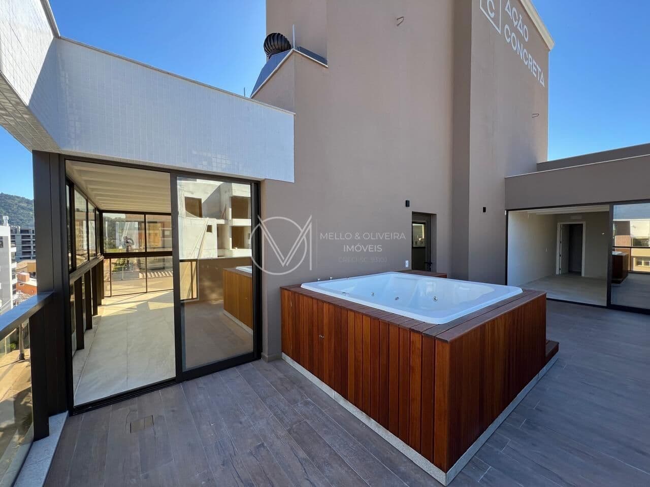 Cobertura de alto padrão a 250 metros da Praia de Palmas | 4 Dormitórios (2 Suítes e 2 Demi-suítes) | SPA e Área de Festas com Churrasqueira - Oceano Palmas Residence
