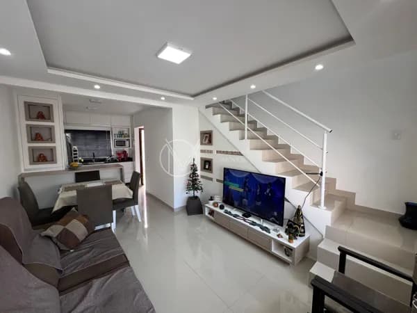 Duplex Semimobiliado | 2 Dormitórios, sendo 1 com Sacada | Loteamento Jardins I