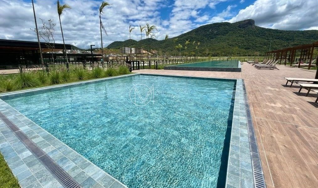Lote de Esquina 375,82m² à venda no Condomínio Fechado de Alto Padrão - Reserva da Pedra