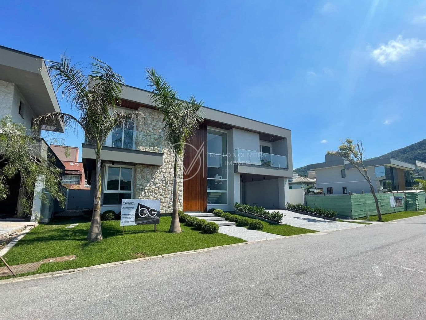 Reserva da Pedra | Casa de Alto Padrão com Piscina | Condomínio Fechado | 263,15m² | 3 Suítes, sendo 1 Master