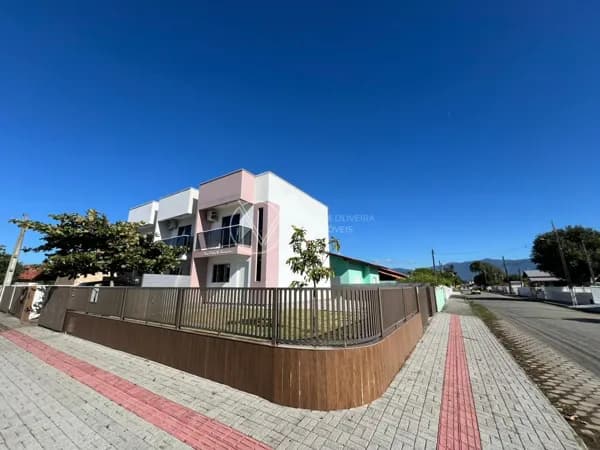 Duplex de Esquina Mobiliado | A 2 Quadras do Mar | 2 Dormitórios | Sacada | 3 Vagas de garagem