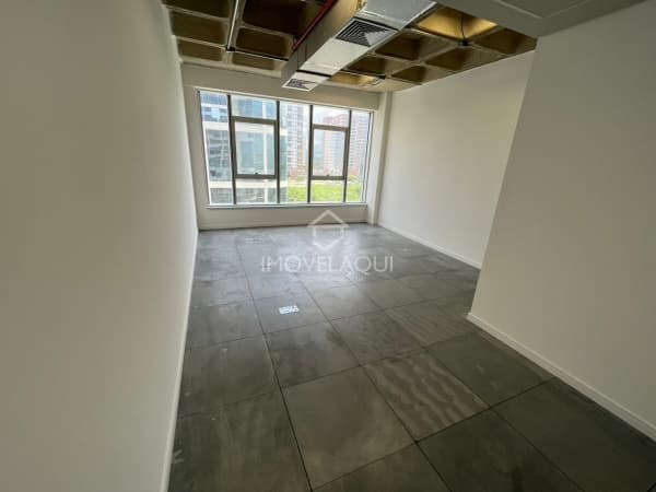 Sala comercial Barra da Tijuca primeira locação em prédio novíssimo e infraestrutura completa (auditórios, salas de reunião e academia)