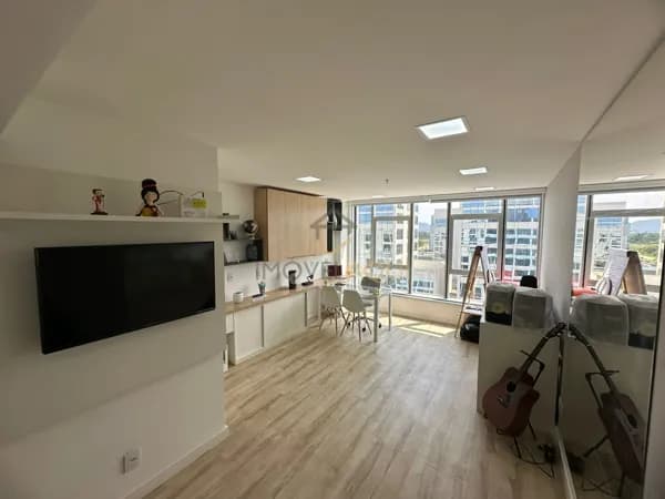 Sala Comercial mobiliada com 26 m².