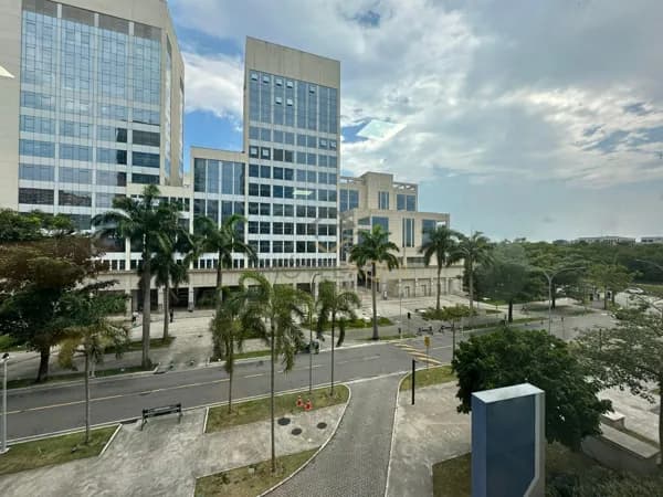 Sala comercial de 27m² totalmente mobiliada e montada, pronta para o seu negócio!mercial