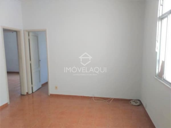 Excelente Apartamento localizado a uma QUADRA DO LARGO DO BICÃO!!!