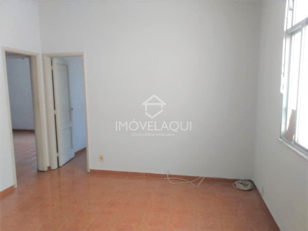 Excelente Apartamento localizado a uma QUADRA DO LARGO DO BICÃO!!!