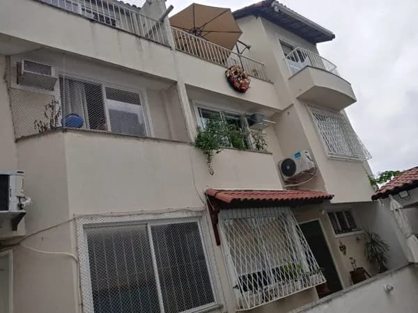 Casa Triplex em Jacarepagua, R$ 528 mil, condomínio fechado, acabamento de primeira qualidade, 116m2 de área construida