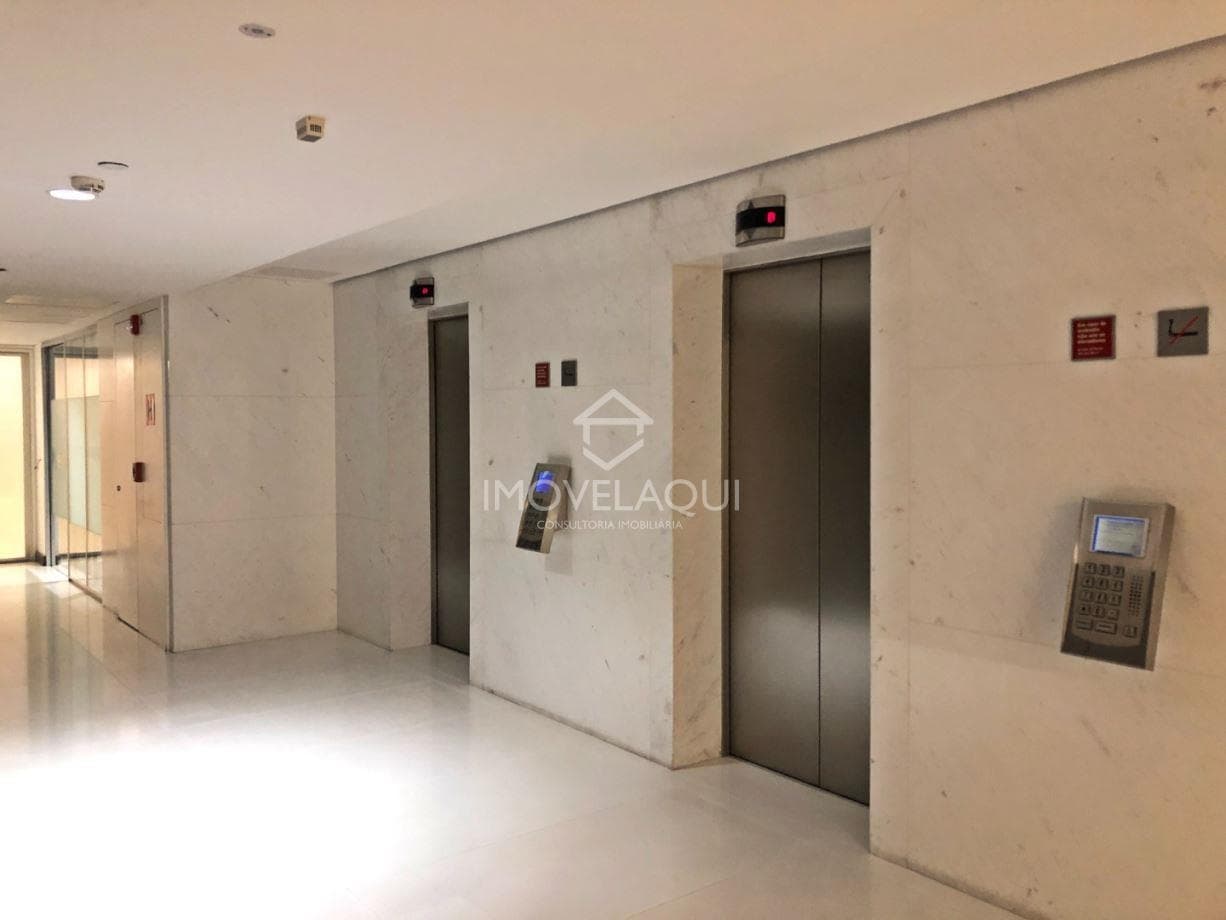 Sala localizada em empreendimento Classe A com infraestrutura completa
