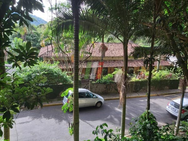 Linda Casa Estilo Colonial!!! Centro!!!