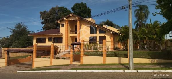 Casa Alto Padrão no Centro, em Nova Santa Rita