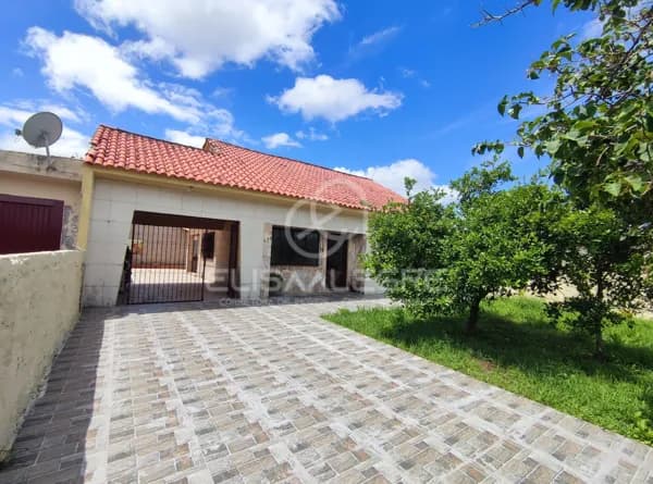 Casa com amplo pátio no Bom Sucesso em Gravataí