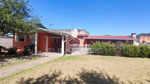 Casa Mista c/ quiosque e piscina