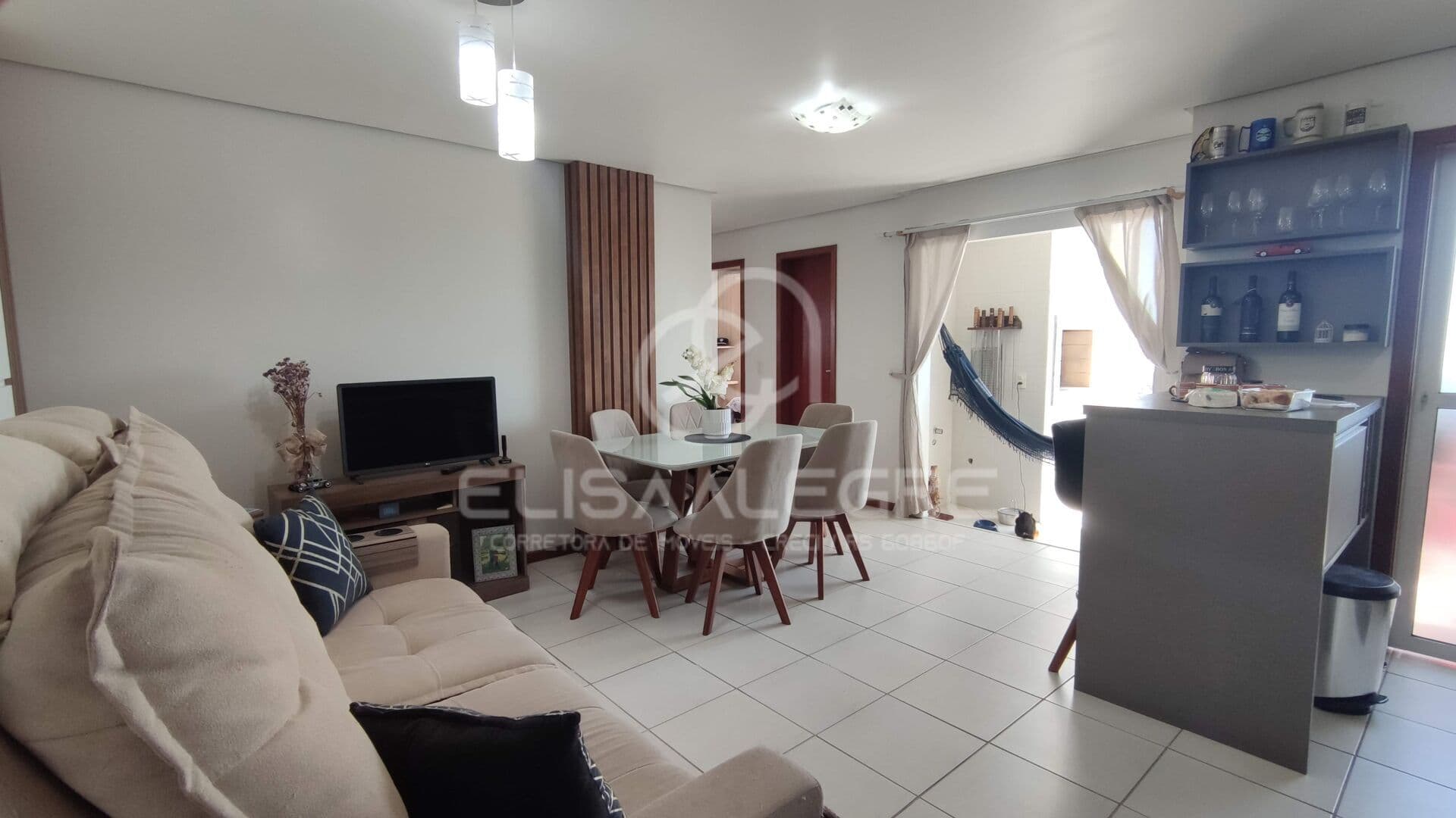 Apartamento c/ sacada e churrasqueira, Centro, Canoas