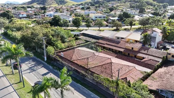 Terreno comercial de 900m² em Maricá
