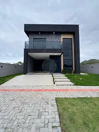 Imóvel de Alto Padrão em Condomínio-Clube – Próximo à Praia de Itaipuaçu!