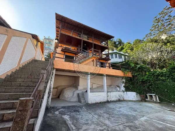 Oportunidade em Camboinhas – Vista Deslumbrante e Potencial Comercial