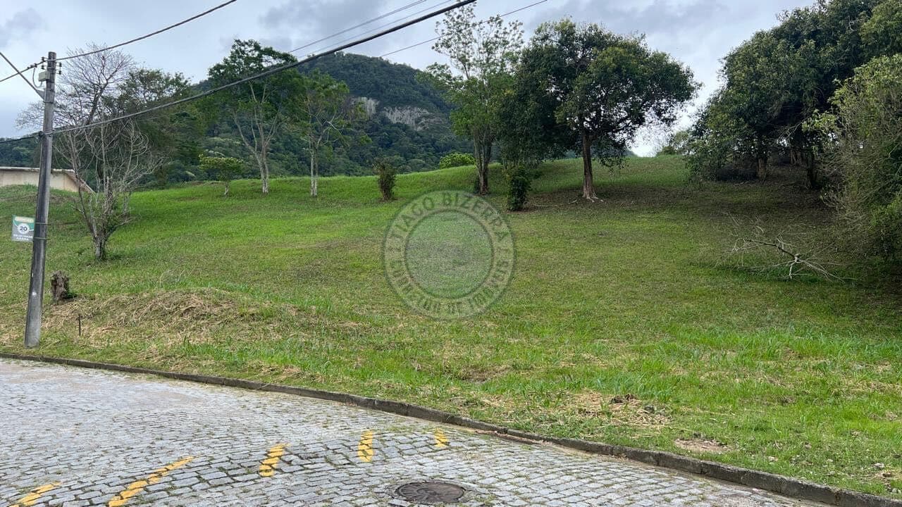 Terreno no condomínio Gan Èden