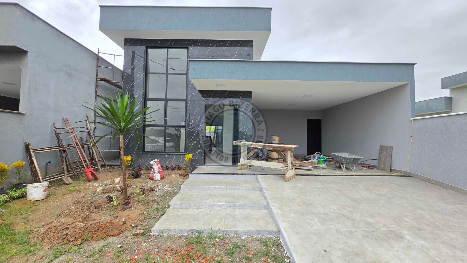 Casa moderna no Condomínio Vitória dos Anjos 2