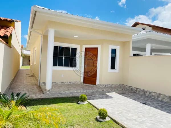 Linda casa a 3 quadras da praia em Itaipuaçu