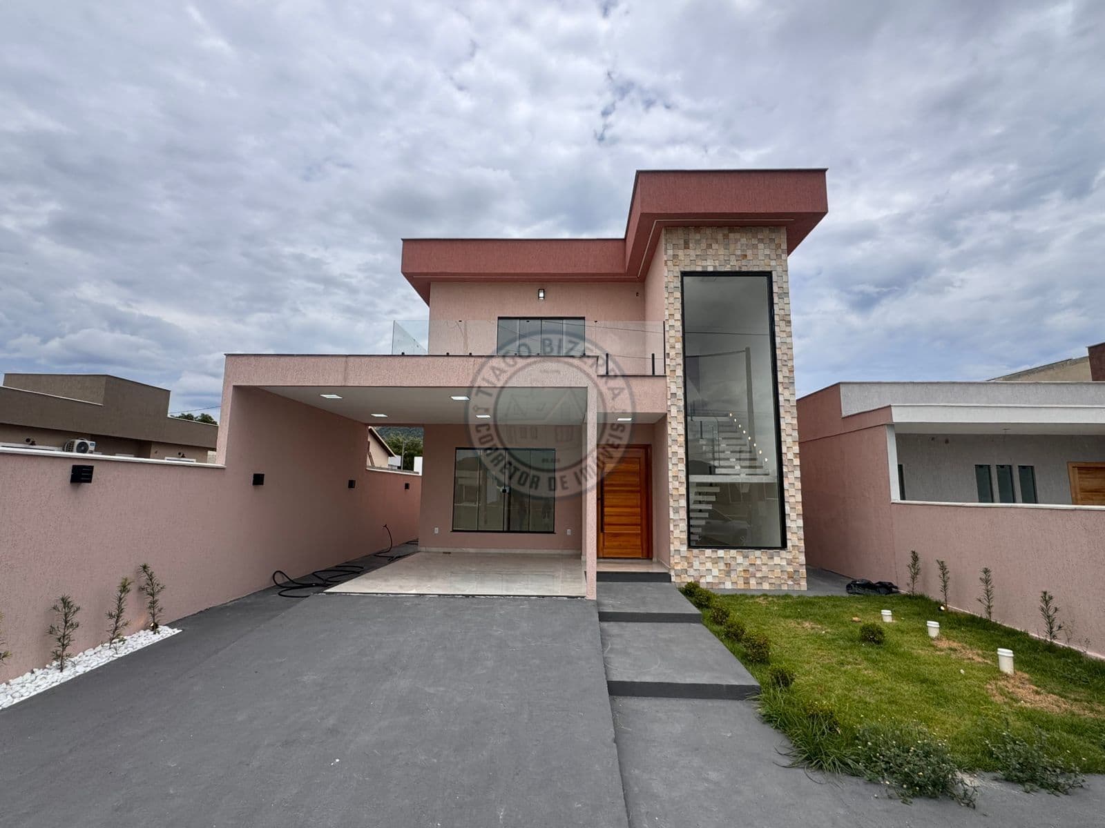 Casa Duplex no condomínio Dom Village