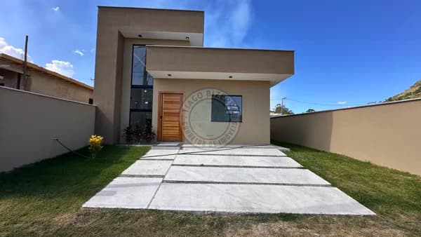 Casa moderna no Condomínio Vitória dos Anjos 2