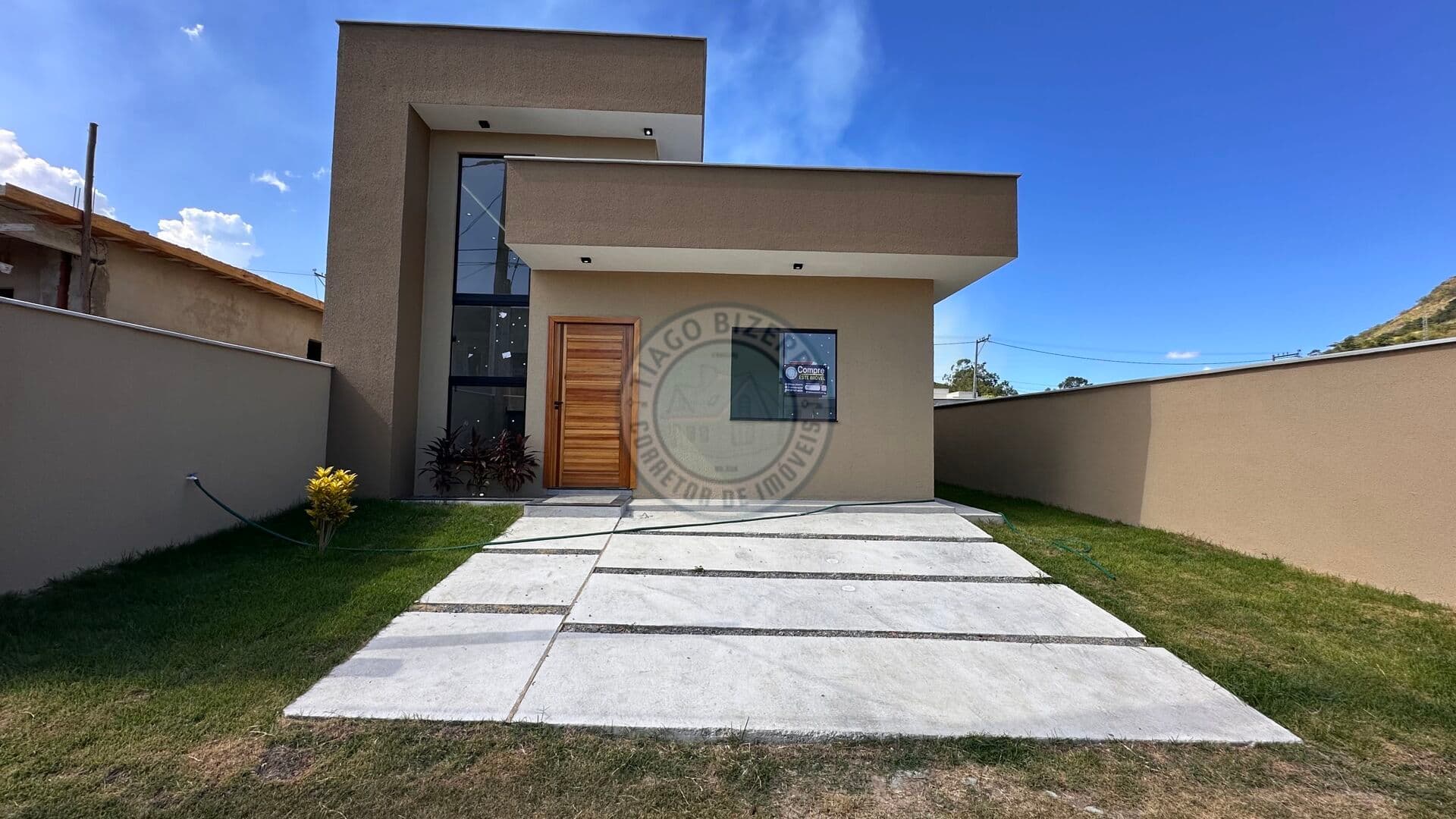 Casa moderna no Condomínio Vitória dos Anjos 2