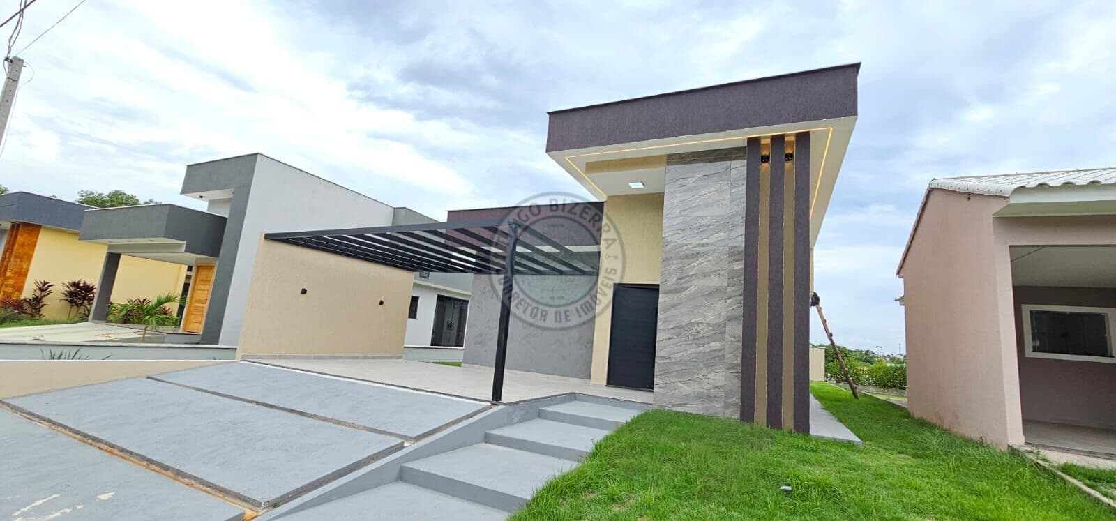 Casa em Condomínio à Venda em Maricá – 3 Quartos (1 Suíte)