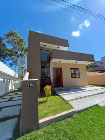 Casa moderna no Condomínio Vitória dos Anjos 2