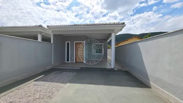 Casa Linear com 3 Quartos (1 Suíte) , Próxima ao Barroco – Itaipuaçu