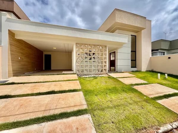Casa à Venda em Condomínio – 3 Quartos (1 Suíte) com Área Gourmet