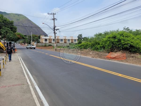 Terreno comercial na rua um em Itaipuaçu