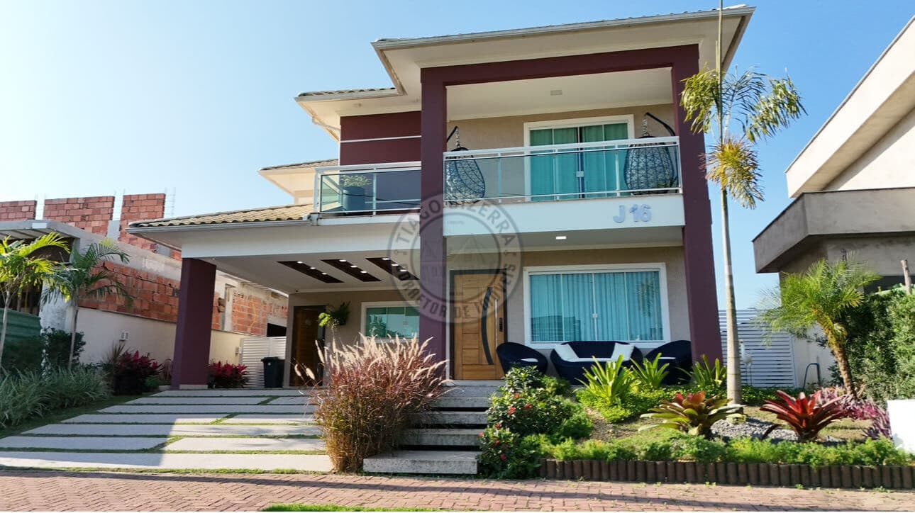 Casa Alto Padrão em condomínio na região central de Maricá