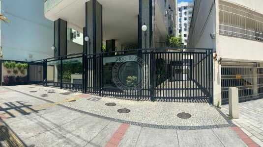 Apartamento amplo com 2 quartos no Edifício Dom Bernardo – Ingá
