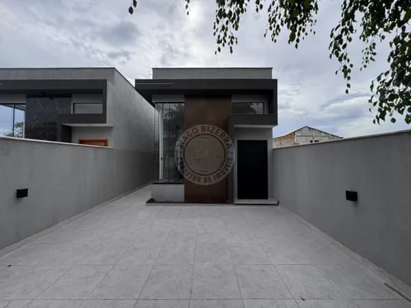 3 Quartos (1 Suíte) | Pé-direito Duplo | Área Gourmet com Piscina