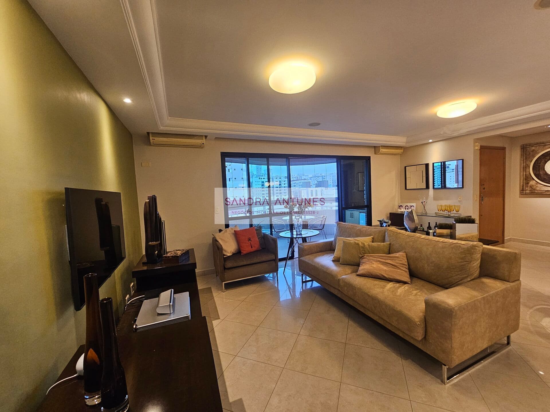 Apartamento com 04 Suítes com Lazer no Bairro do Gonzaga, Santos/SP