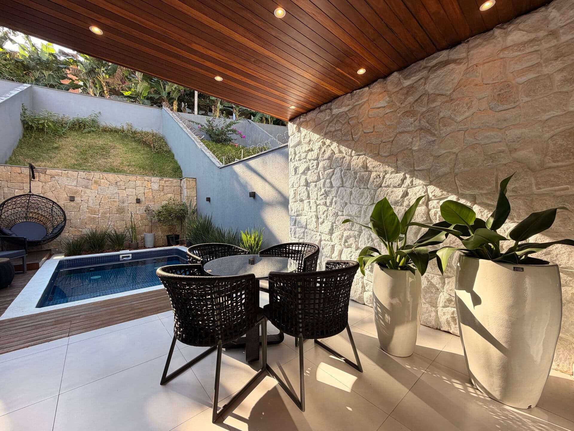 Casa Alto Padrão Mobiliada com Piscina no Bom Retiro