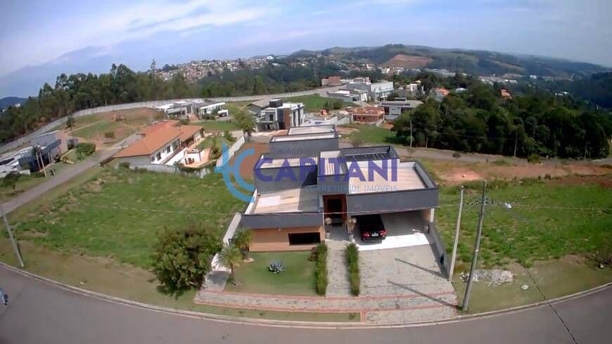 Casa com 3 dormitórios sendo 1 suíte / 266m² -a Venda condomínio Morada do Sol, 333 m² por R$ 1,800,000