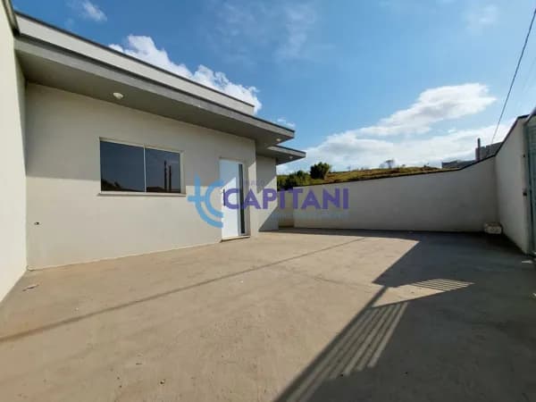 Casa térrea a venda 774 m² de terreno apenas 75 km da Capital SP - Bom Jesus dos Perdões