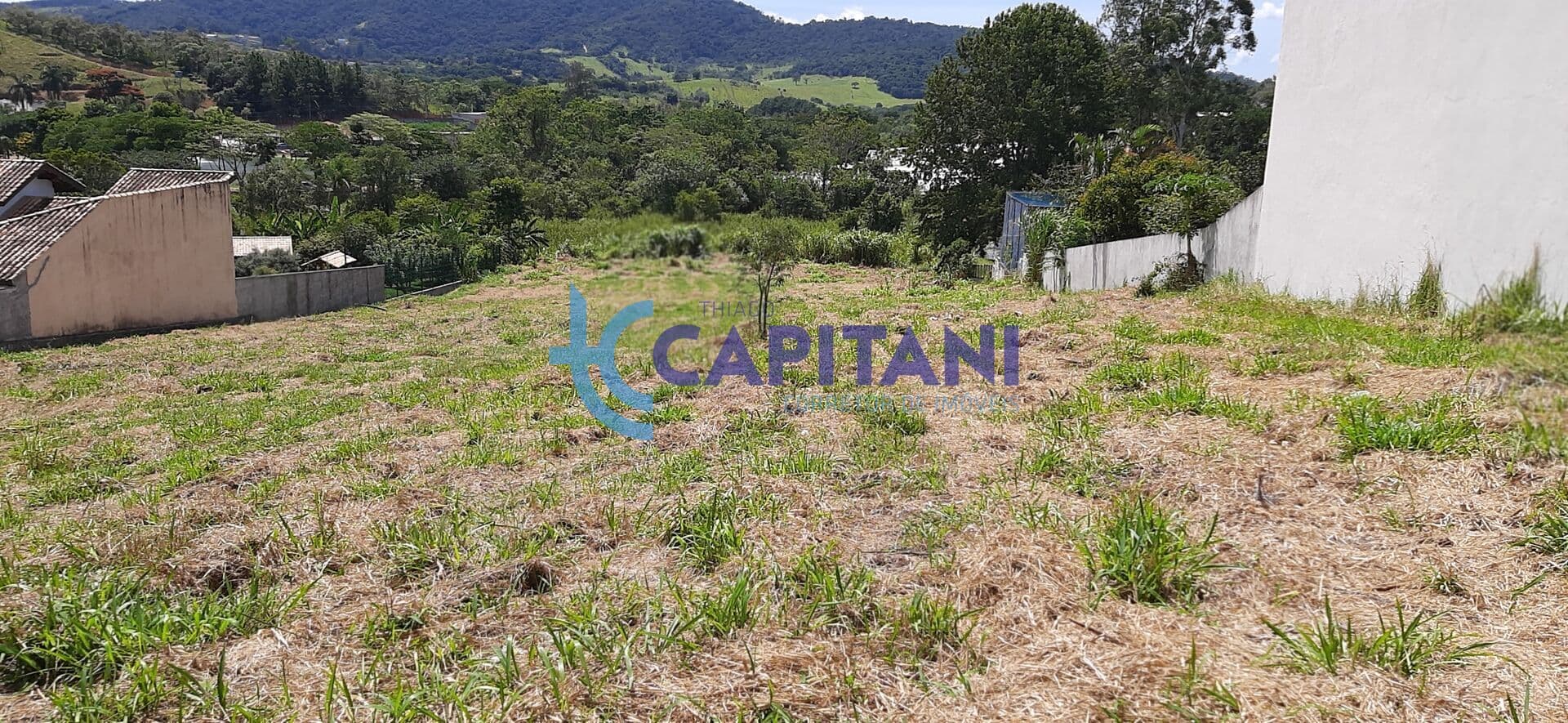 Terreno a venda de 7 mil metros em condomínio fechado - Região de Atibaia