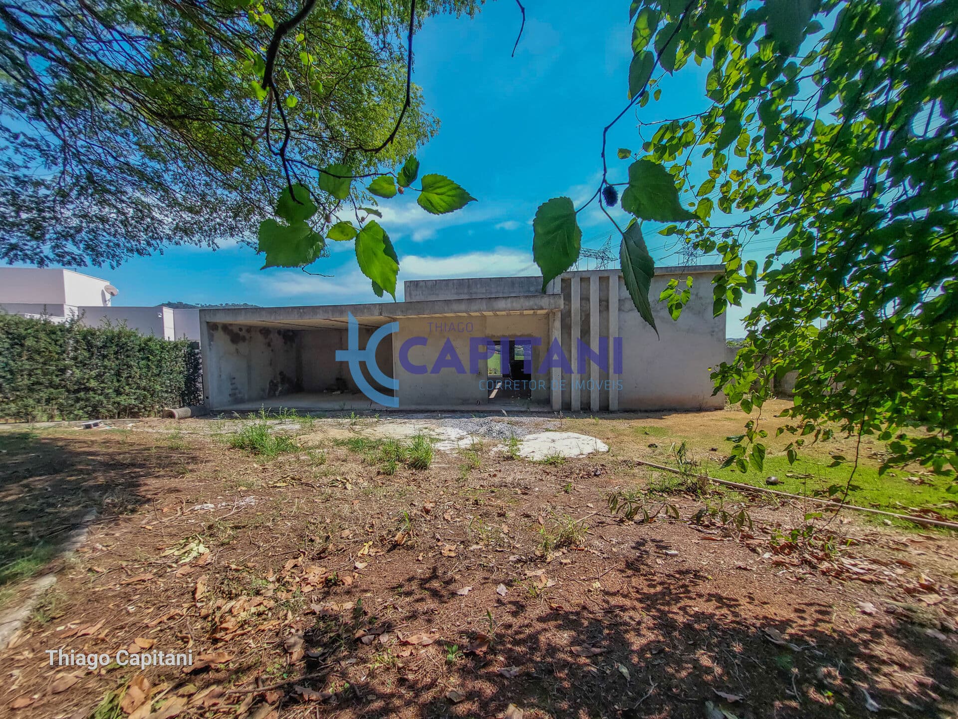 Casa Alto Padrão Semi acabada em Loteamento Fazenda Santana, Atibaia/SP
