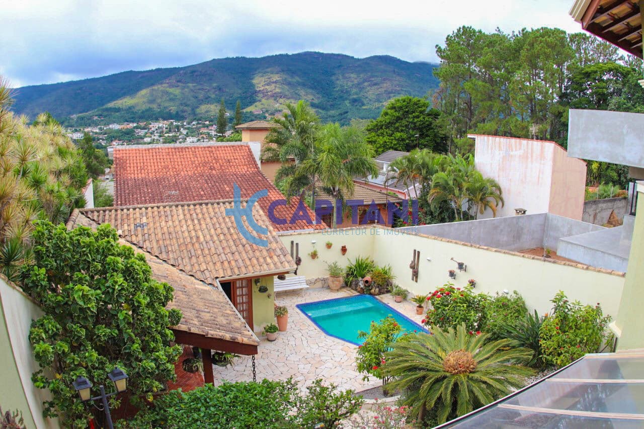 Casa a venda bairro nobre de Atibaia c/ 401 m² - 3 dormitórios e bela vista para Pedra Grande