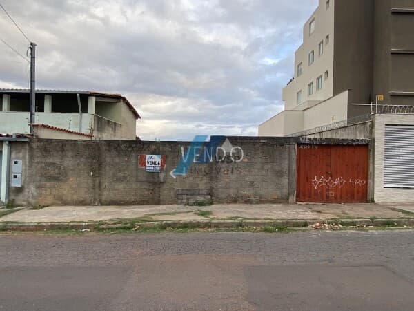 Lote/Terreno em Belo Horizonte - Planalto