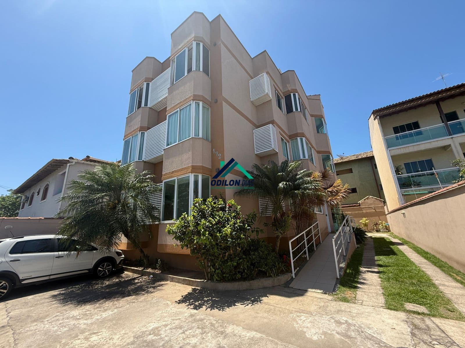Excelente Apartamento Térreo no Village Rio das Ostras
