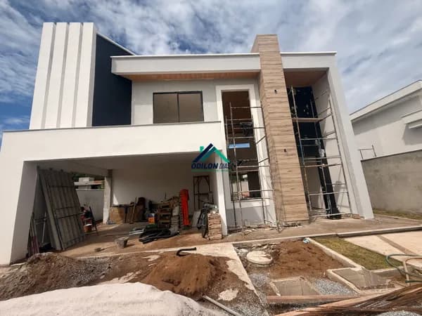Linda e Moderna Casa de Alto Padrão no Viverde em Rio das Ostras