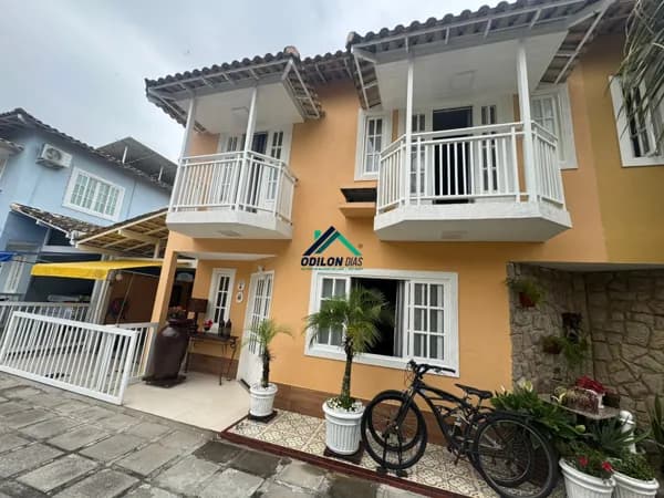 Linda Casa Duplex em Condomínio